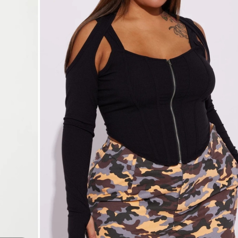 Fashion Nova "Can't Be Tamed" Corset Top